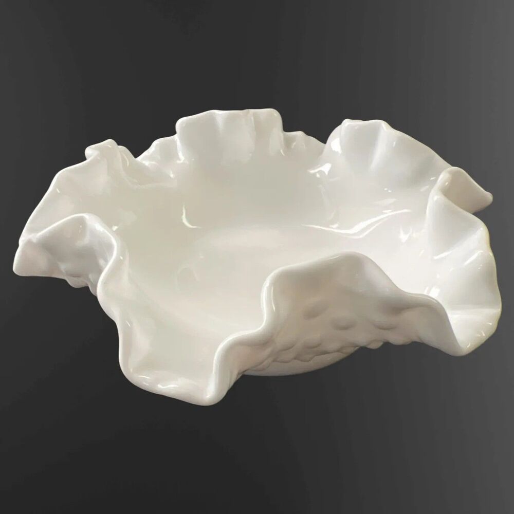 Fenton White Hobnail Milk Glass Ruffled Edge Bowl Classic Vintage 6"w x 2"h Mint